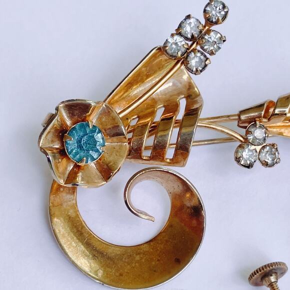 Mid Century Gold Tone Brooch Earrings Set Aqua Glass Rhinestone Floral 1940s - Picture 7 of 12